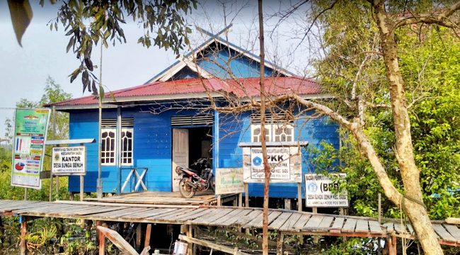 Kantor Desa Sungai Benuh yang di foto pada Oktober 2019. (Foto: Difa Cakes)
