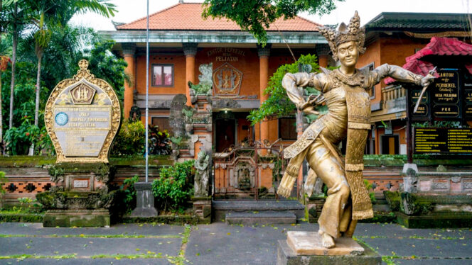 
 Desa Peliatan Kecamatan Ubud Kabupaten Gianyar, Bali, merupakan desa yang dalam IDM 2022 berperingkat pertama sebagai Desa Mandiri. Semoga segera muncul Peliatan-peliatan lain di wilayah lain. (Foto: Tim Arbaev, Perbekel Desa Peliatan)